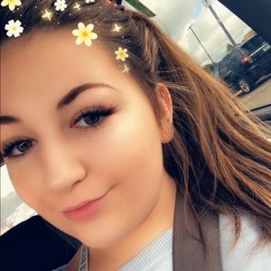 Meet your Posher, Alyssa